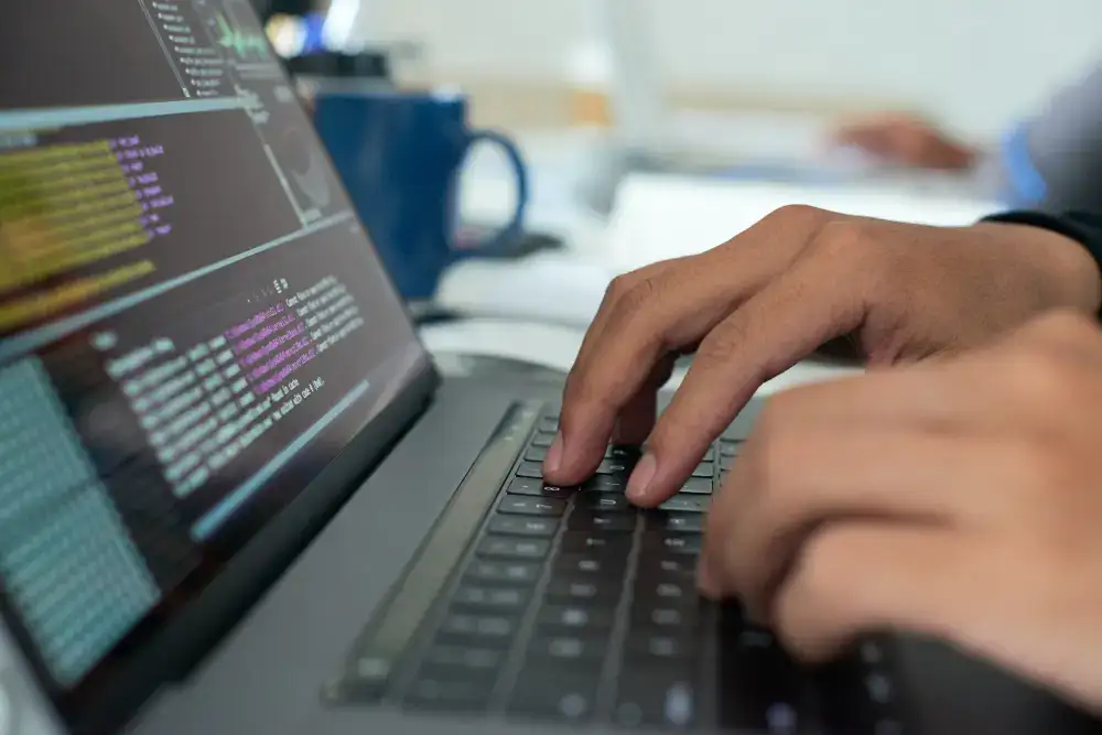 Gestión de releases en entornos DevOps: cómo reducir riesgos en despliegues continuos
